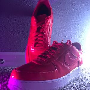 Mens 2018 Air Force 1 '07 LV8 UV 'Siren Red' Size 13